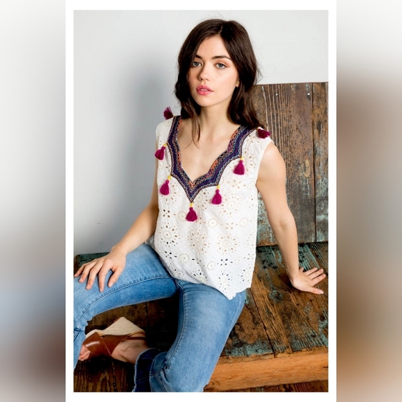 THML Anthropologie Embroidered Blouse Tank Eyelet Scalloped Boho Cream Sz Large - Picture 1 of 10